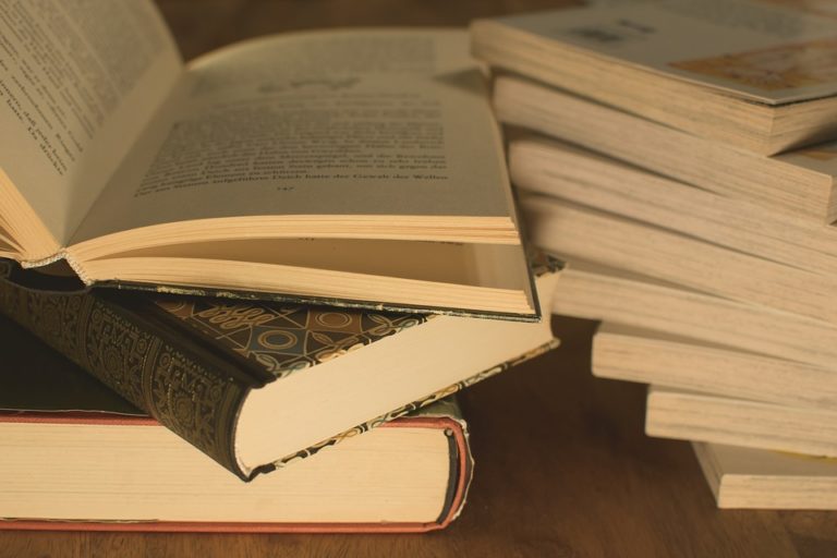 Books learning homesteading
