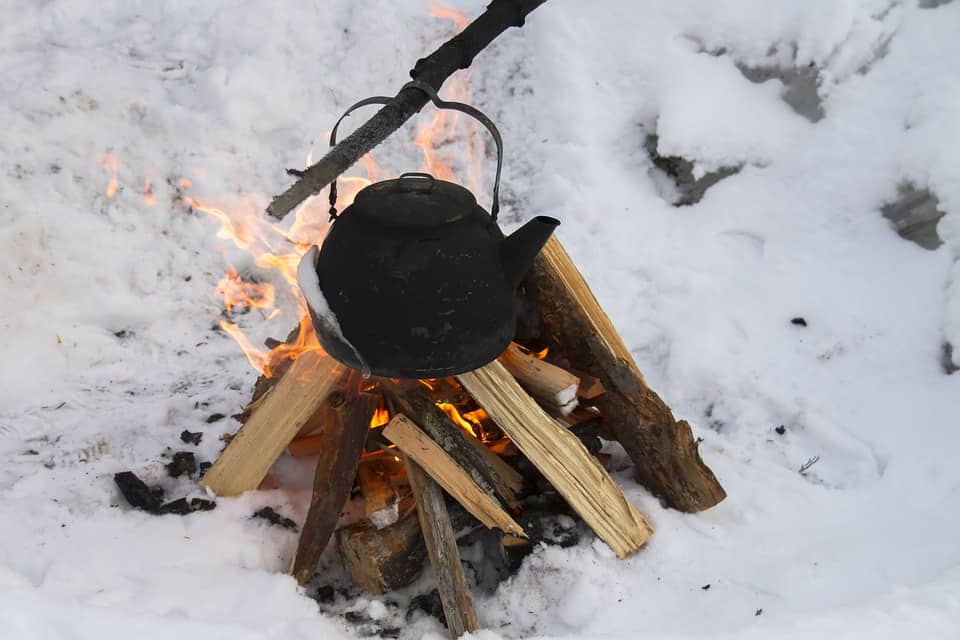 how to build a camp fire
