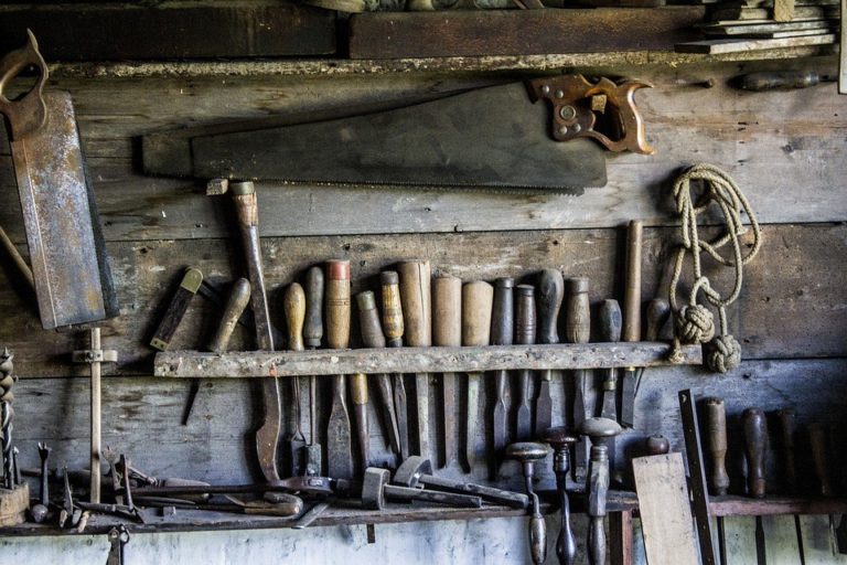 survival tools list